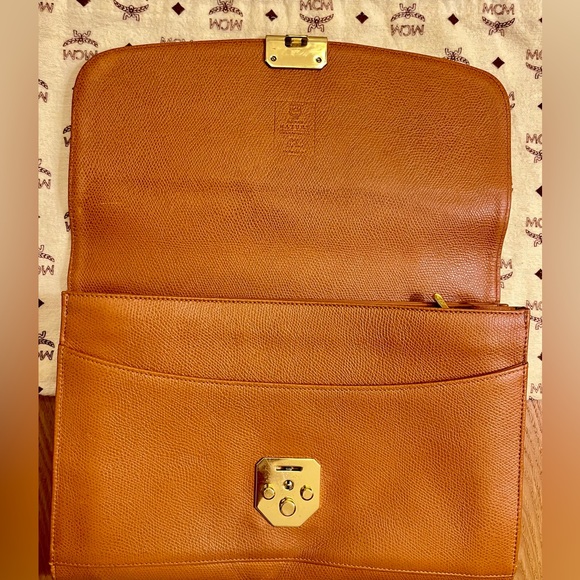 Pre-Loved Vintage MCM Leather Clutch / Wristlet - Picture 6 of 14